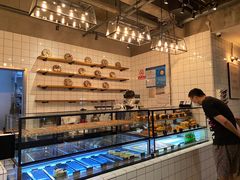 面包甜点陈列柜-81BAKERY(大学路店)