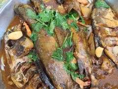 红烧杂鱼-溱湖八鲜菜馆