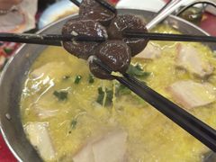 -闯关东东北农家菜(崂山石老人店)