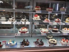 面包甜点陈列柜-巴黎贝甜(常德路店)