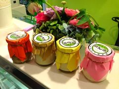 四种口味的瓶装酸奶酪-六时安·熊猫张甜品店(东关街店)