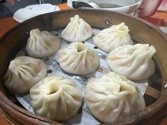 -莱莱小笼·乔艾