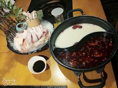 -洪氏嗨捞·广东猪肚鸡·椰子鸡火锅(西咸万象城店)