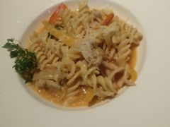 西班牙辣番茄鸡肉意大利螺丝面-C&R西班牙餐厅