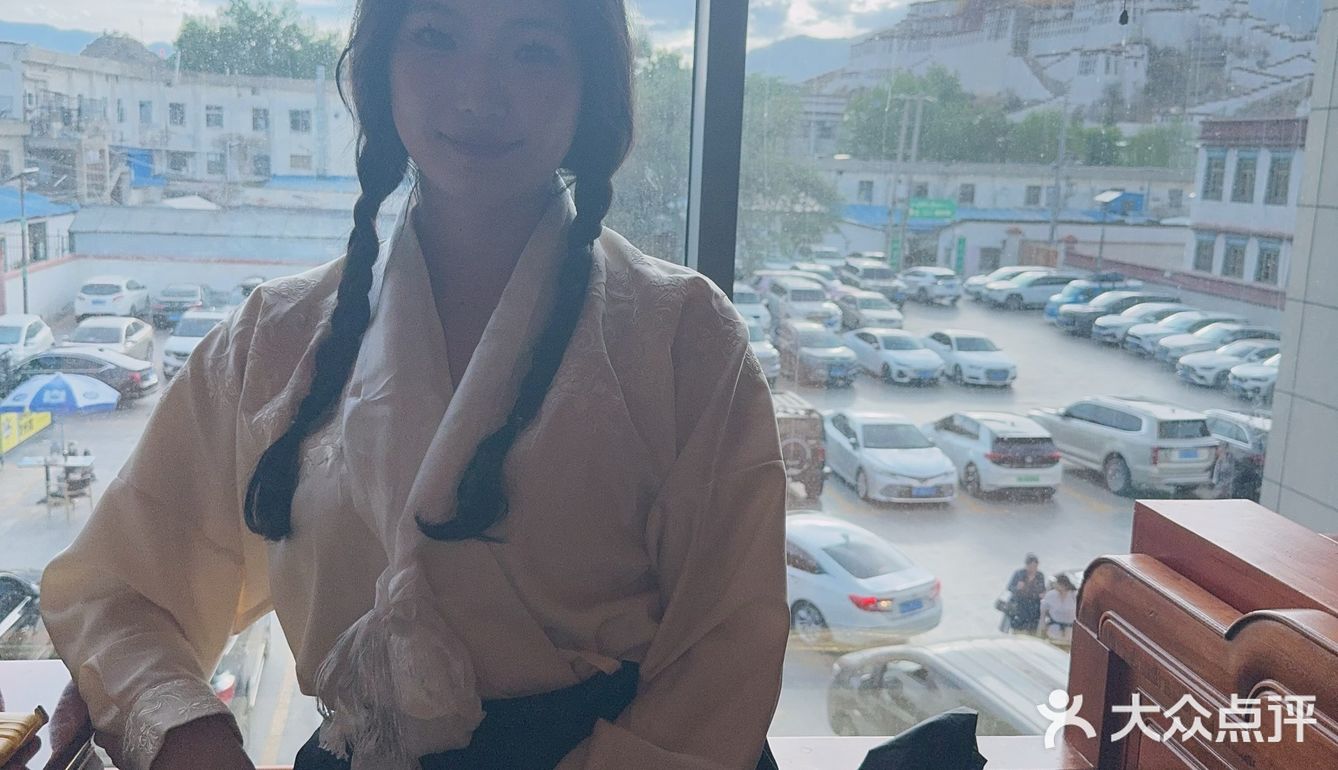 夕阳的布达拉宫和我共进晚餐