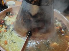 -果松木炭酸菜铜火锅·外婆参鸡汤