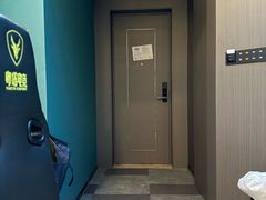 -粤塔x电竞酒店(深圳龙华大浪后浪新天地店)