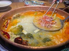 -洱火云南酸菜牛肉火锅(石景山当代商城店)