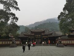 -峨眉山报国寺
