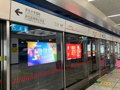 -昆明火车站(地铁站)