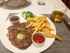 -WOLFGANG PUCK KITCHEN & BAR(迪士尼小镇店)