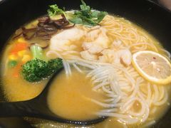 酸汤柠檬鱼-云味馆过桥米线(皇庭广场店)