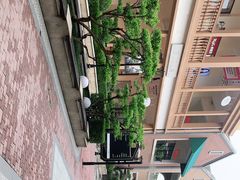 -王府井奥莱临潼小镇(临潼店)