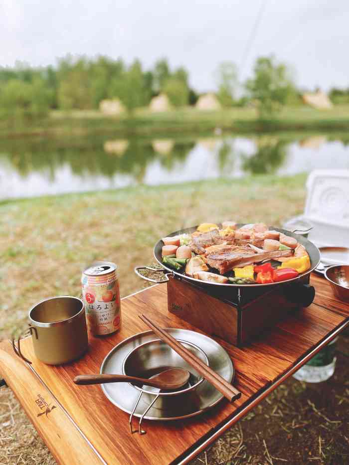 槐之乡庄园-"秋天是一个情绪万千的季节 在嘈杂高压的市.