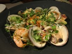 溫熱海鮮沙拉配牛油果-Mercato莫卡多露台餐厅与酒吧(K11店)