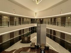 -上海滴水湖皇冠假日酒店