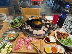 -江南猪肉商会无限续吃(弘大店)