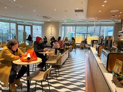 -星巴克臻选(莘庄仲盛店)