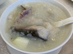 生滚鱼骨粥-太子园林酒家