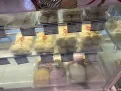-白玉兰食品甜凤店(合生汇店)