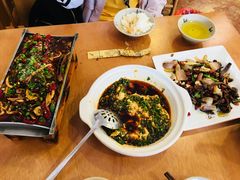 -石磨豆花家常菜·牦牛排土火锅