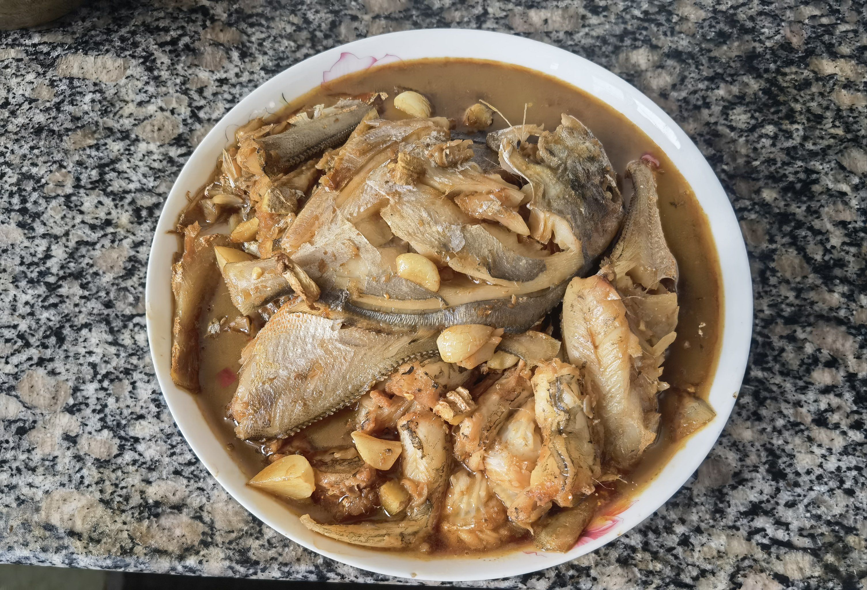 自己做的红烧海杂鱼(水潺,小黄鱼,鲳鱼)