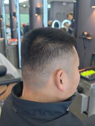 -藤野造型烫染·漂发