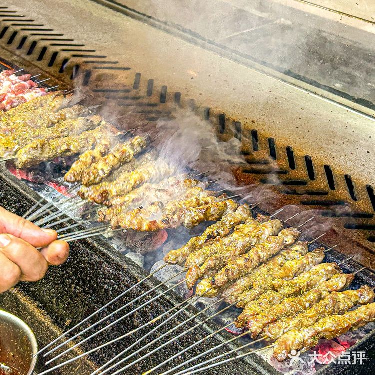 不用去新疆也能吃到正宗的新疆羊肉串！！