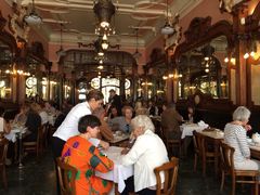 -Majestic Café