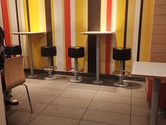 -麦当劳(卫星广场店)