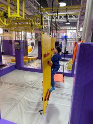 -欧酷世界动力星球(王府井奥莱UP TOWN店)