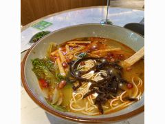 苗家口味酸笋圆粉-百春原湖南牛肉粉(百联世纪店)