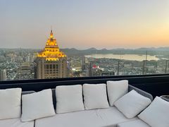 -Hi City·城市之巅