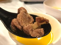 安格斯牛肉-鲜入围煮花胶鸡海鲜火锅