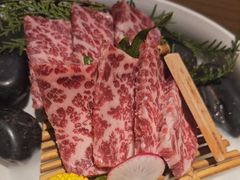 -山川小町·极番烧肉(新地假日广场店)