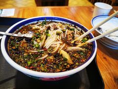 -云阿蛮云南生烫牛肉米线(奉贤路店)