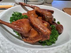 龙井茶香妙龄乳鸽-蔡澜点心·粤菜(万菱汇店)