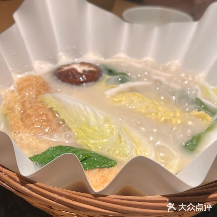 被胖鼓鼓的河豚鱼吸引