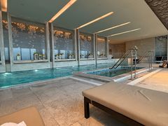 -成都华尔道夫酒店游泳池