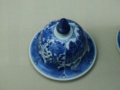 清康熙·青花西洋宫苑盆景图高奘大盖罐-嘉定博物馆