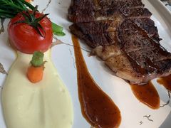 澳洲和牛西冷牛排（M6）-Golden Lily河内巴黎法越料理餐厅(建国西路店)