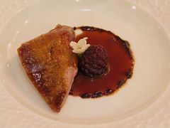 赏春味烟熏乳鸽-蝶舍·MAISON PAPILLON