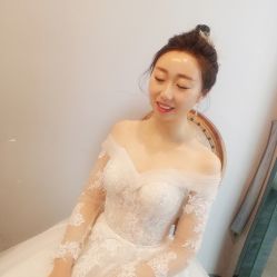 -艾米丽婚纱礼服