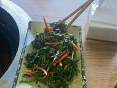 拌山野菜-北京龙庆四季香农家饭庄·灶台鱼·碳烤虹鳟鱼(龙庆峡店)