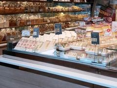 -巴黎贝甜(大宁国际商业广场店)