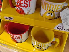 -m豆巧克力世界(上海世茂广场店)