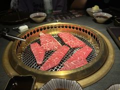 -铭牛烧肉·和牛海鲜自助(高新月牙湖店)