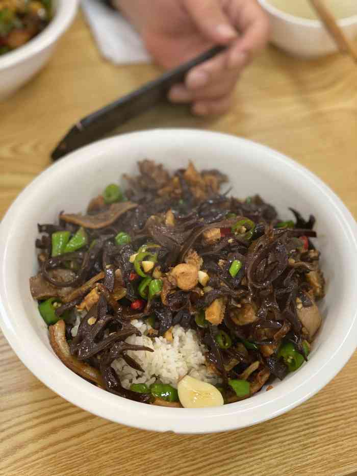 老文嘉禾大碗饭-"来这里吃了几天了18一位,有4个菜,味道.