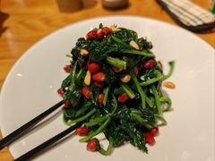 果仁菠菜-伊喜饺子·烤鸭(五道口学院路店)