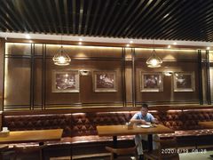 -缦咖电竞酒店(北京鸟巢红军营地铁站店)